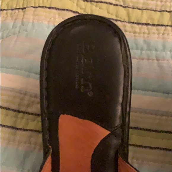 Born black leather flower pumps 7.5 - Picture 3 of 6